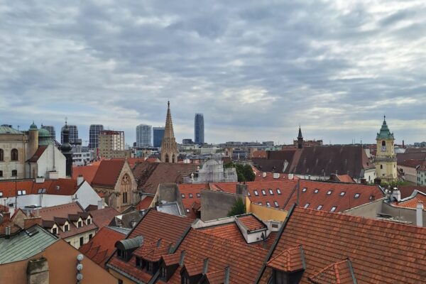 9731b63b-d686-4469-9472-ecb601965379